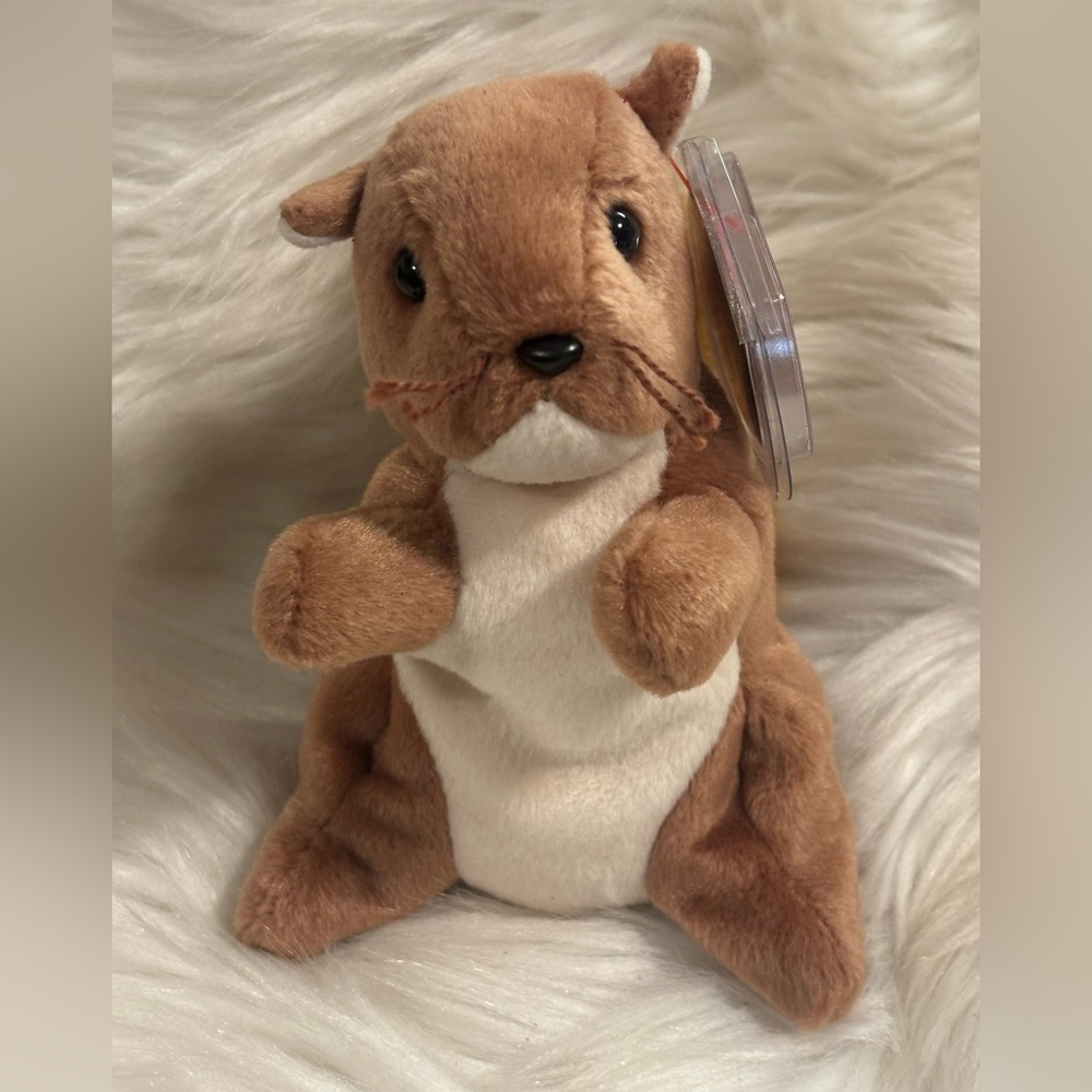 RETIRED Ty Beanie Baby NUTS the Squirrel with TAG ERRORS